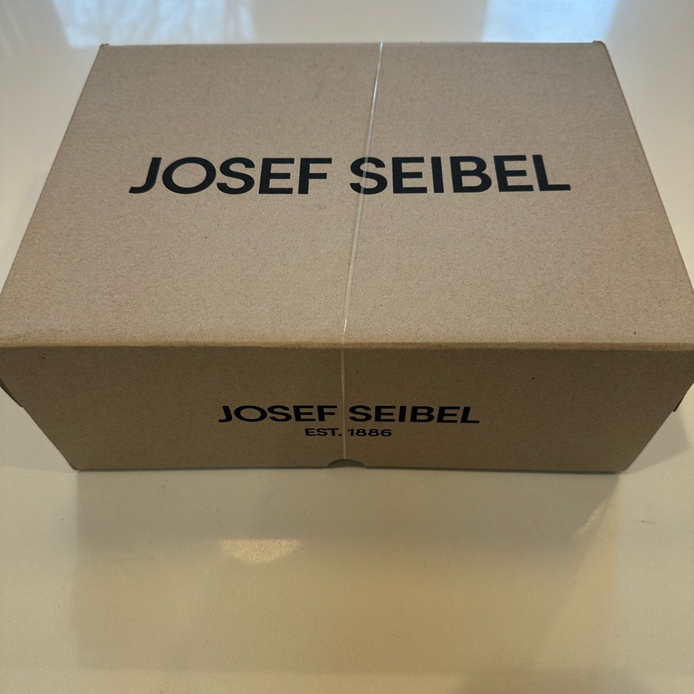 Josef Siebel Booties